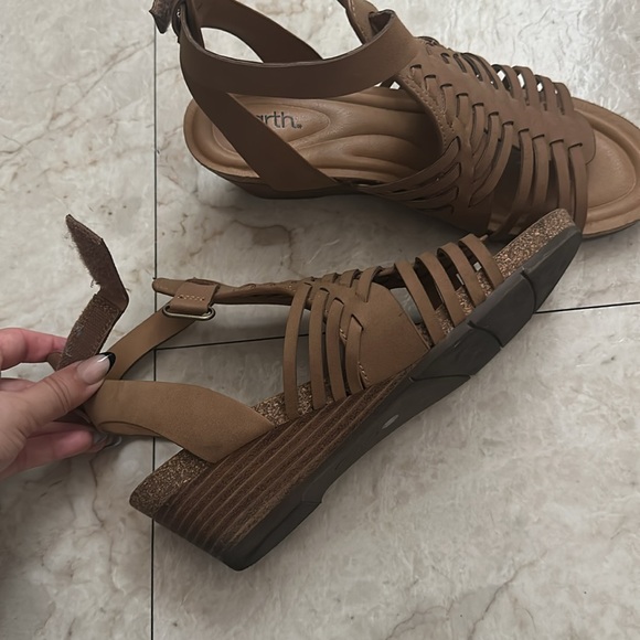 Earth brand comfort shoes - Picture 2 of 4